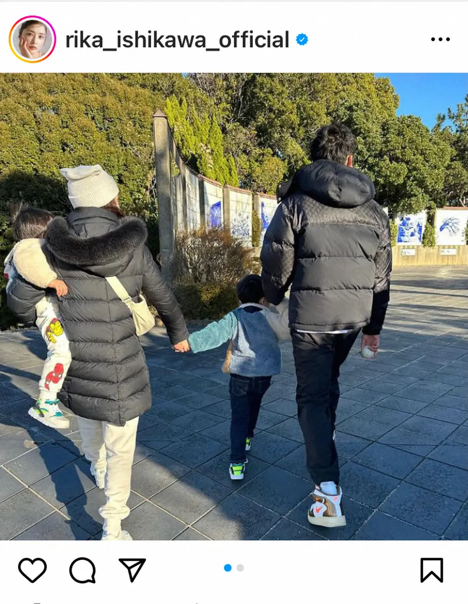 【画像・写真】元モ―娘・石川梨華　一家で夫の野上亮磨氏の実家・福岡へ帰省　家族写真に「仲良しなご家族」「ほっこり」