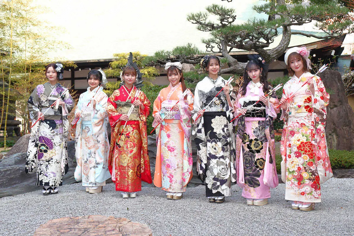 NMB48・平山真衣、渋谷凪咲を「追い越せるようバラエティーで活躍を」　7人が「はたちのつどい」出席
