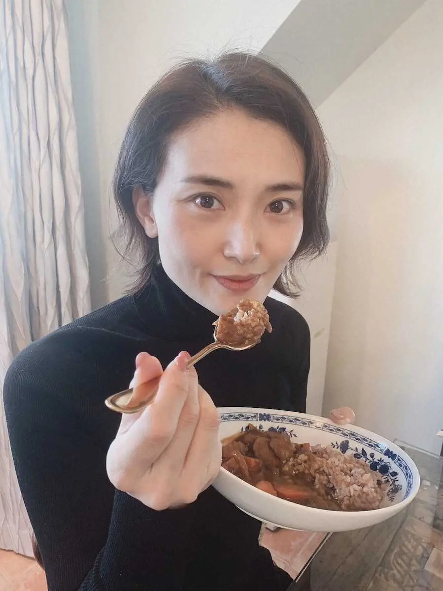 金子恵美氏　ダイエットと健康に強い味方　県産“玄米カレー”と酵素玄米