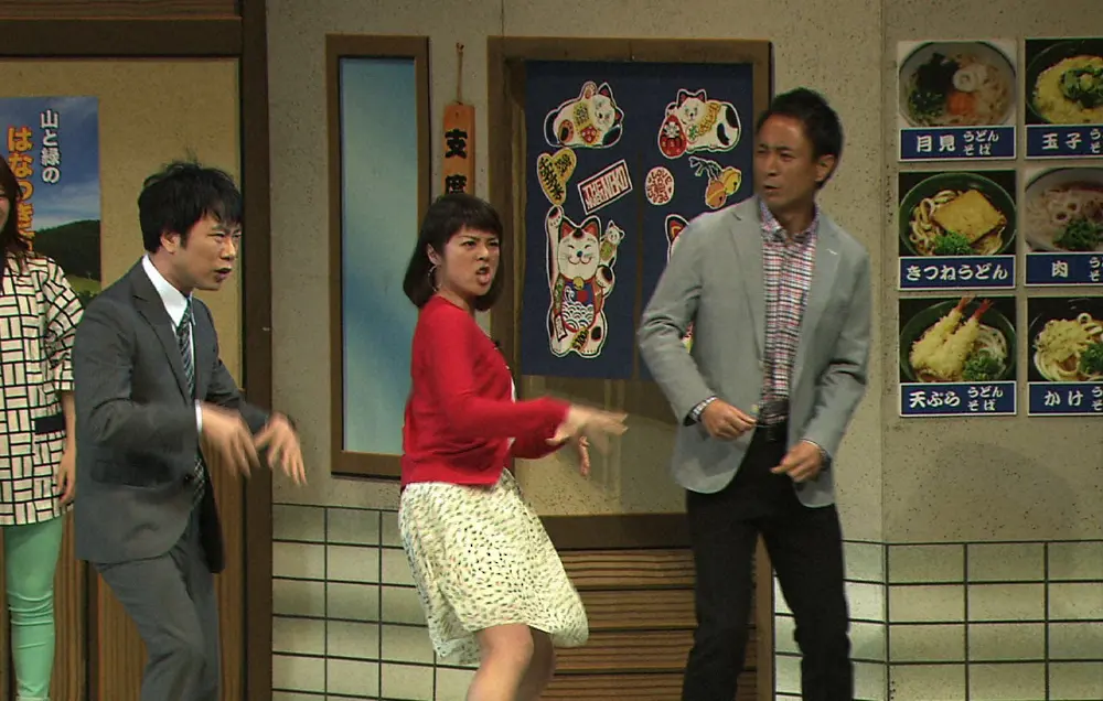7年前にコメディの舞台で藤井隆（左）の持ちギャグ「ホットホット!」を披露した喜多ゆかりアナ（当時）　（写真提供　ABCテレビ）