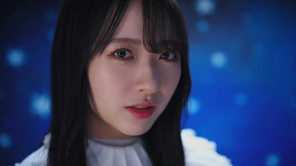 STU48の新曲「息をする心」のミュージックビデオで涙を浮かべる石田千穂