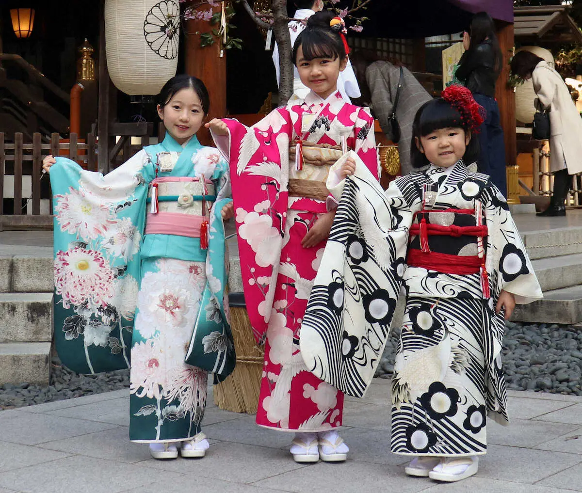 9歳浅田芭路　ひな祭り祈願で晴れ着姿を披露「朝ドラヒロインやりたい」