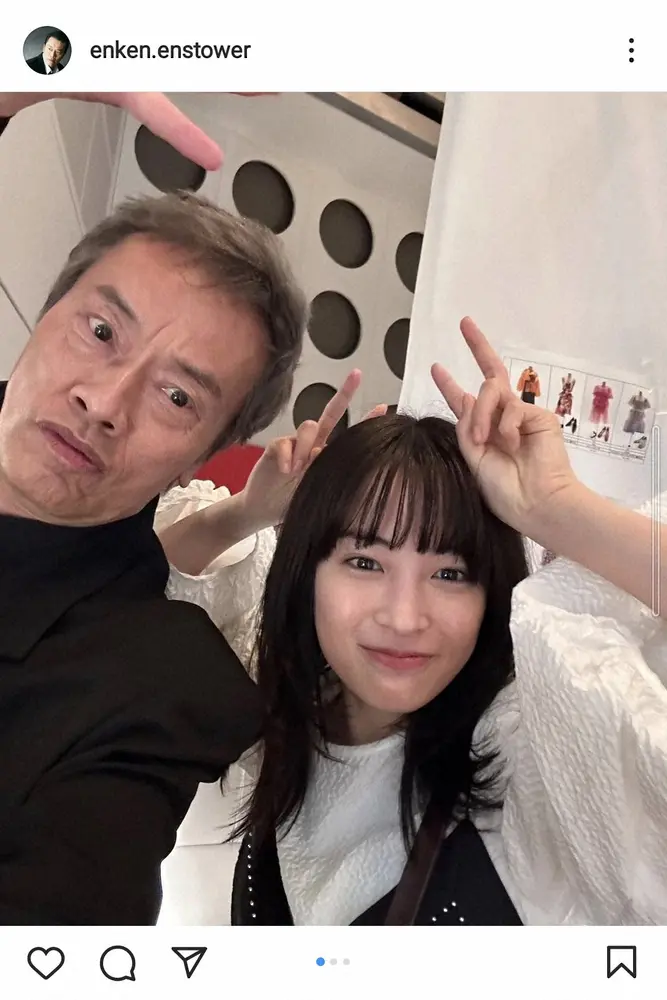 遠藤憲一　広瀬すずとのお茶目なオフショット披露に「美女と野獣ですね」「親子みたい」「可愛い」の声