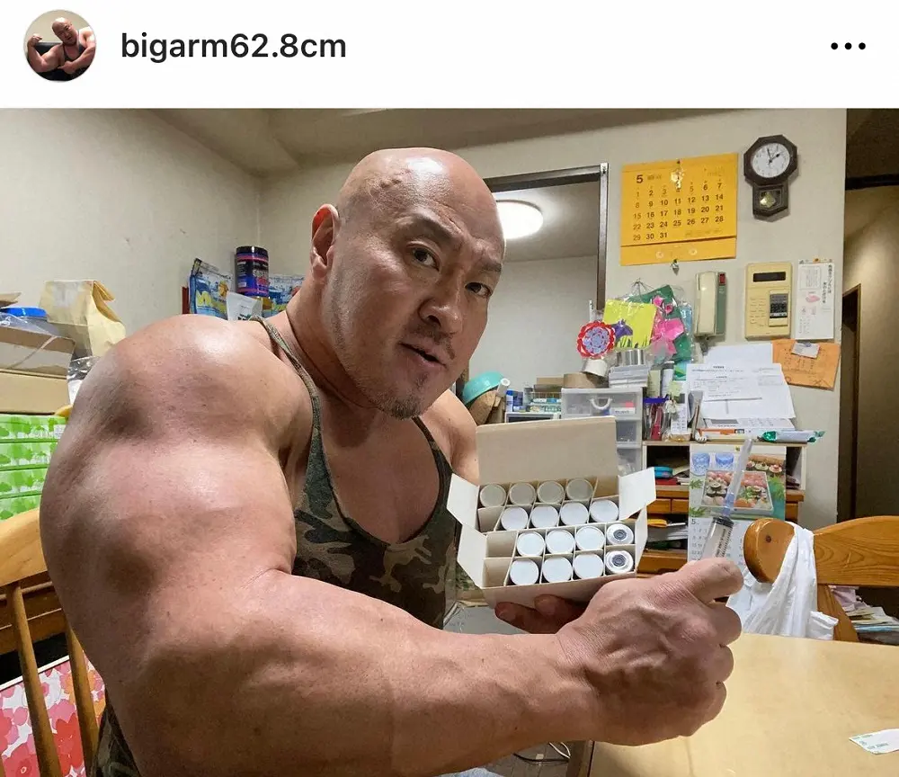 【画像・写真】人気筋肉系ユーチューバー、急死　46歳　ステロイド使用歴21年「日本一の上腕を持つ男」