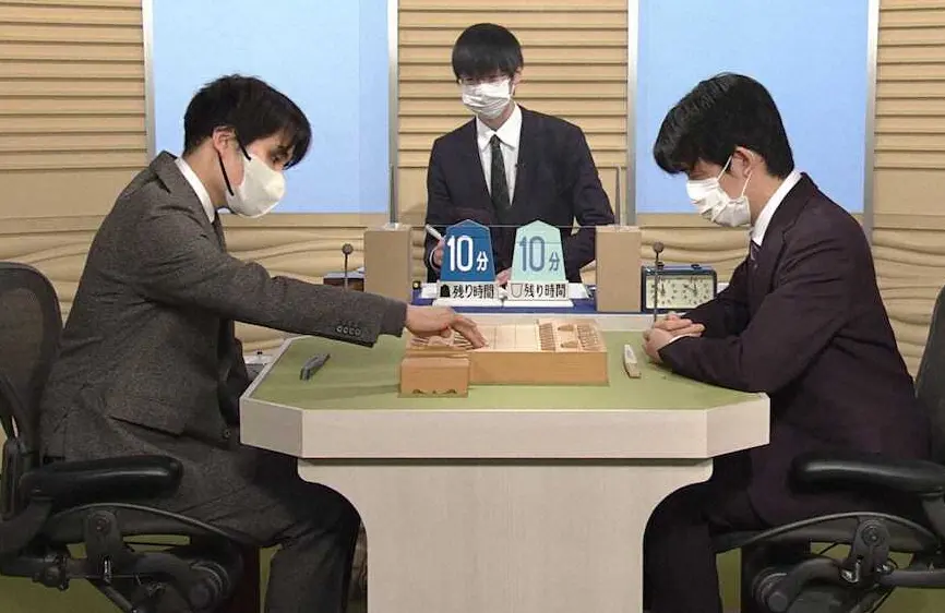 【画像・写真】藤井聡太王将　NHK杯で初優勝　一般棋戦“全制覇”「来年度も一局でも多く指せるよう精進」