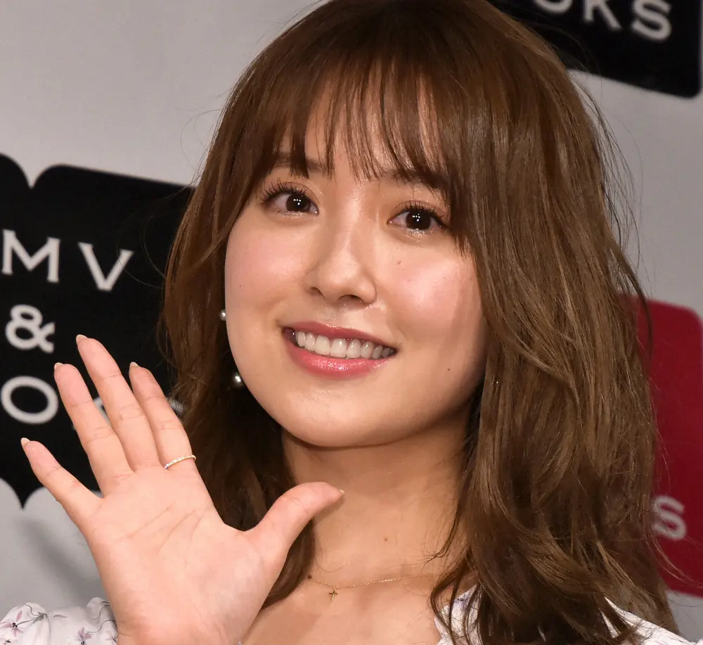 衛藤美彩、侍夫・源田とのラブラブ動画が1日で32万再生!「理想的な夫婦」「こういう家庭いいなぁ」の声