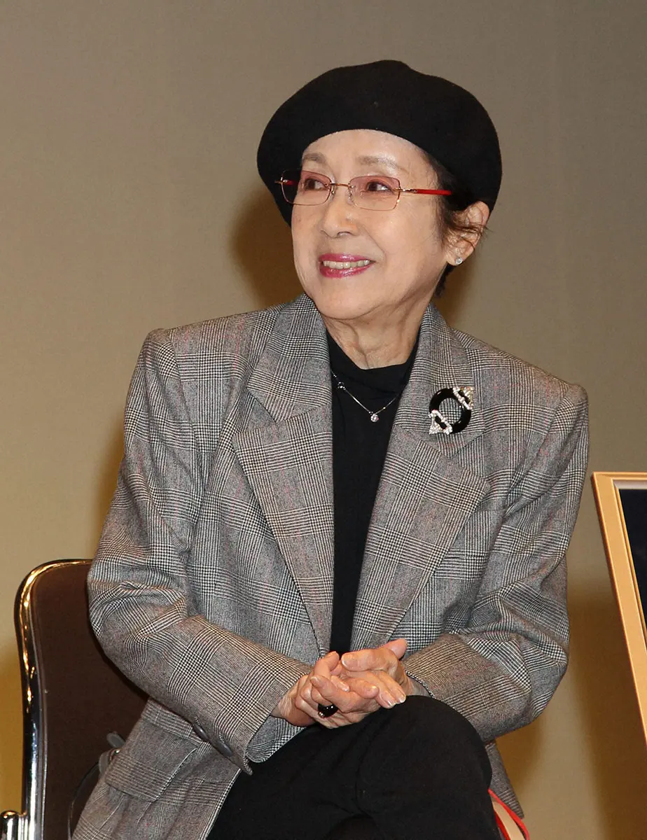 2010年3月、第26回浅草芸能大賞授賞式に出席した奈良岡朋子さん