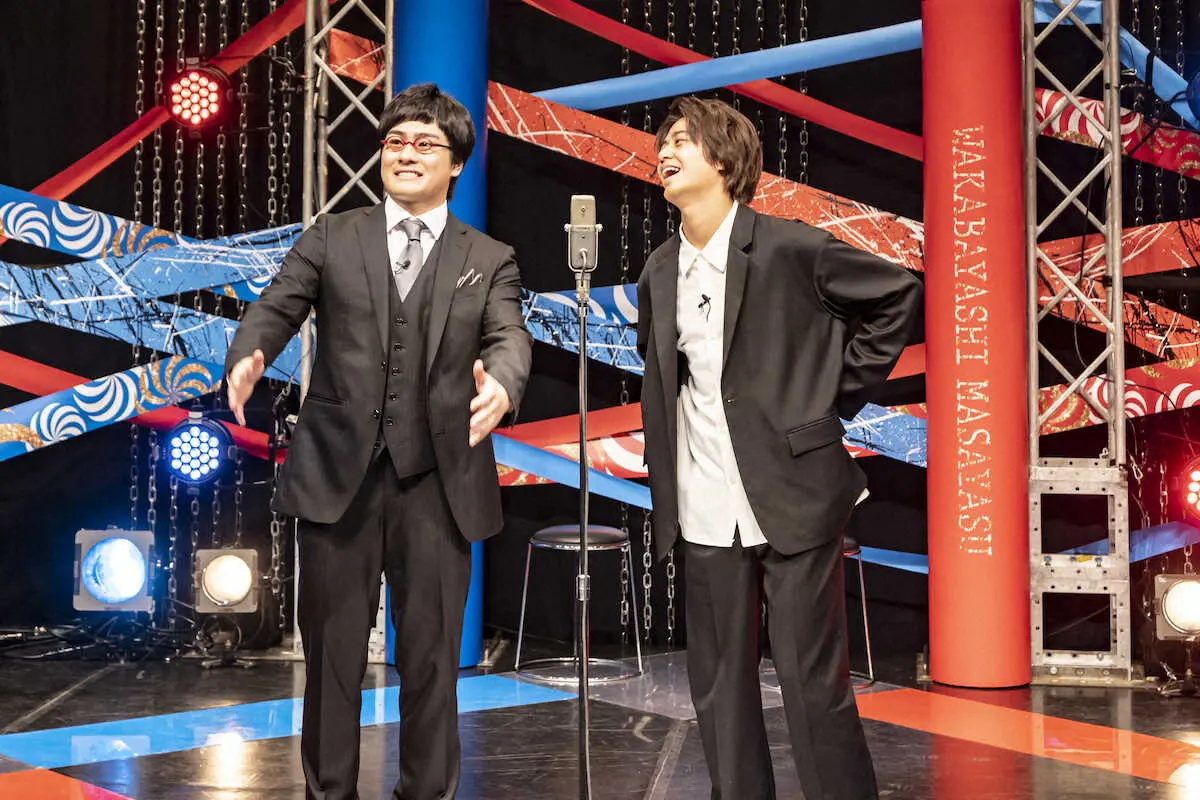 日本テレビ「だが、情熱はある」で、若林正恭を演じる高橋海人（右）と山里亮太を演じる森本慎太郎