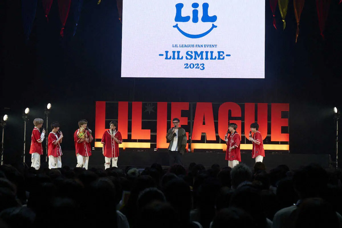 EXILE・SHOKICHI（右から3人目）を迎える「LIL　LEAGUE（リルリーグ）」