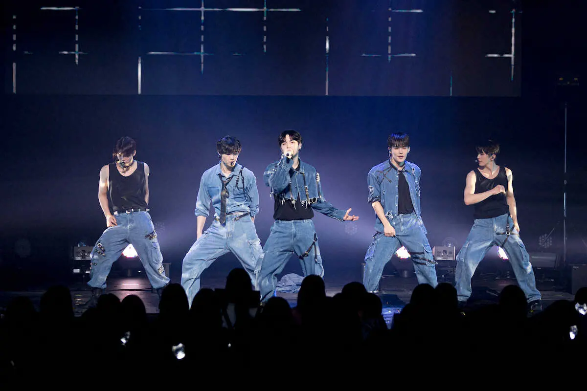 J:COMホール八王子でライブを行ったCIX（左から）BAEJINYOUNG、HYUNSUK、BX、SEUNGHUN、YONGHEE