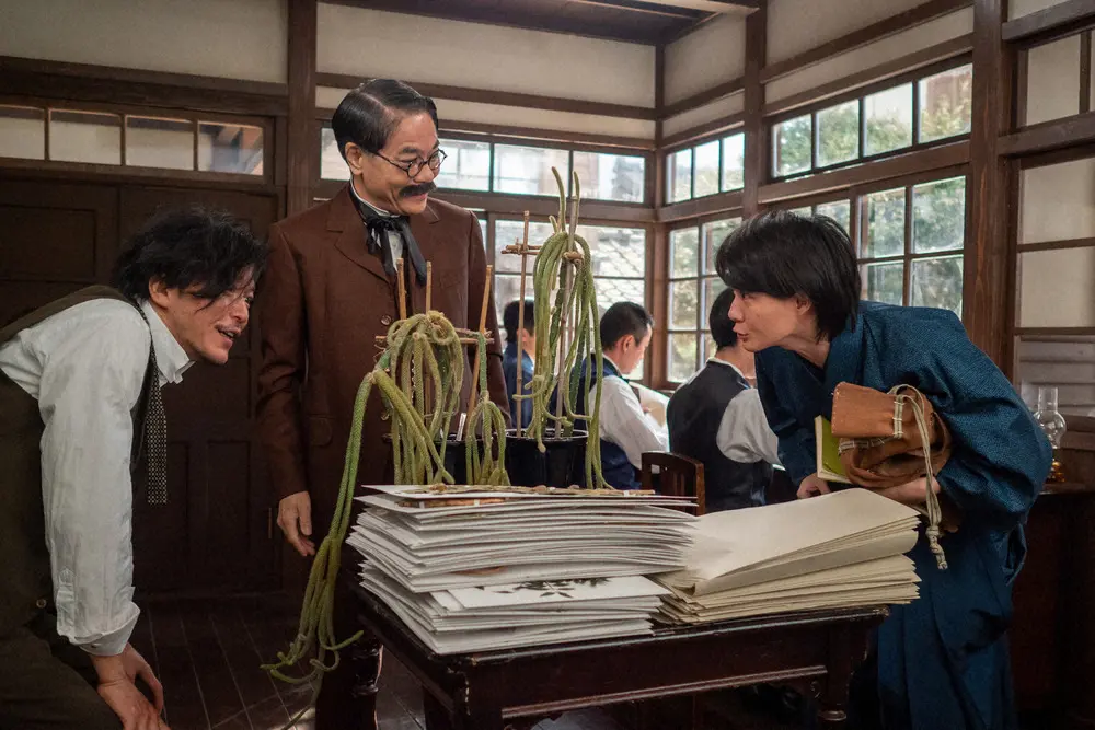 【画像・写真】【明日4月20日のらんまん】第14話　博物館を訪れた万太郎は植物学者の野田＆里中と出会う