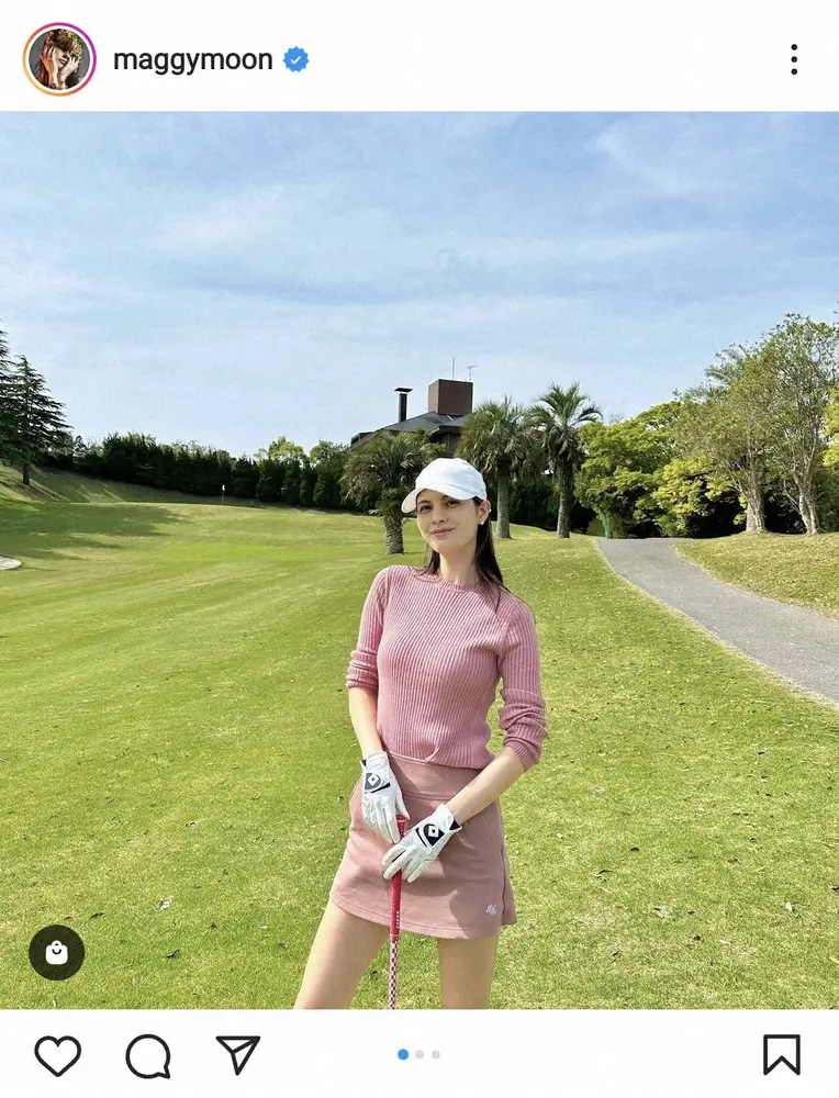 マギー　ピンクのミニ丈ゴルフウエア姿に「かわいい」「短いのはくとスタイルいいの際立つから好き」の声