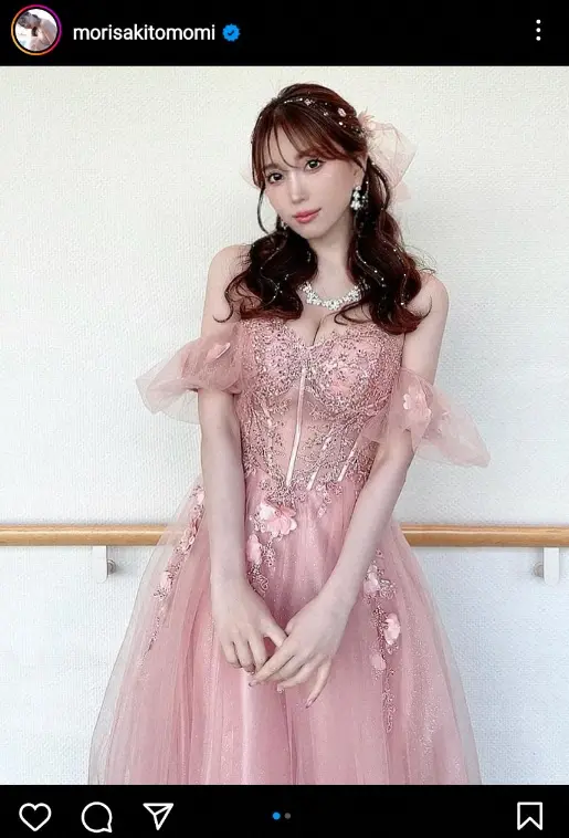 森咲智美　ピンクドレス姿披露に「かわいい」「姫さま～」「美しい」「ゴージャス」