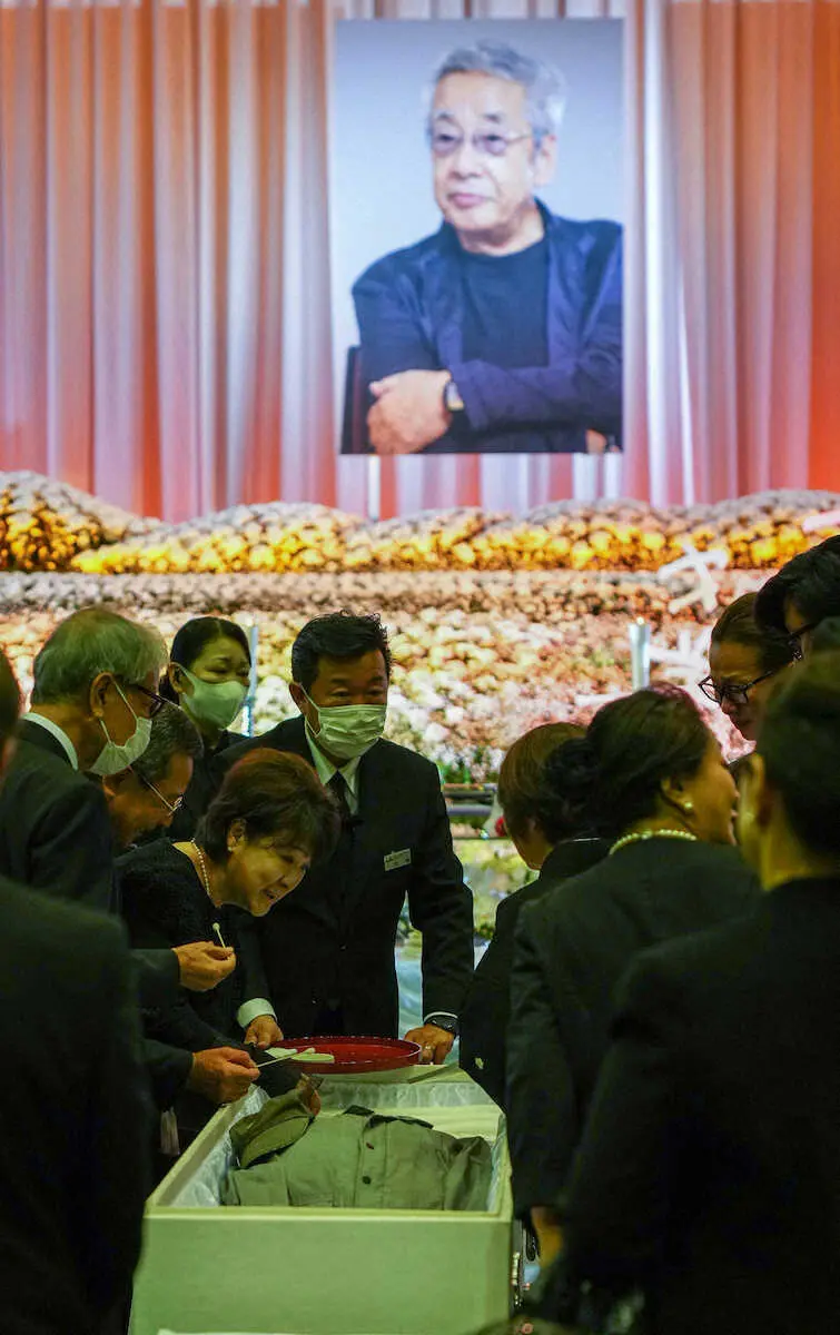 小西良太郎さん葬儀・告別式に700人参列　川中美幸「ボスとの出会いは私の誇り」
