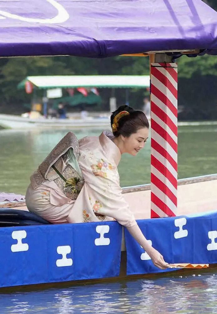 観月ありさ参加　京都で「三船祭」　「これから何百年と続いてほしい」