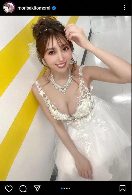 【画像・写真】森咲智美　純白レースのドレス姿披露に「めっちゃ清楚な美しさにうっとり」「美しくて素敵」「最高過ぎ」