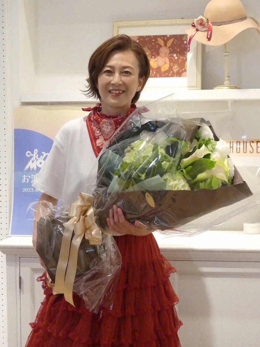 森尾由美が歌手デビュー40周年記念グッズのイベント　“不作の83年組”は「結束が強い」