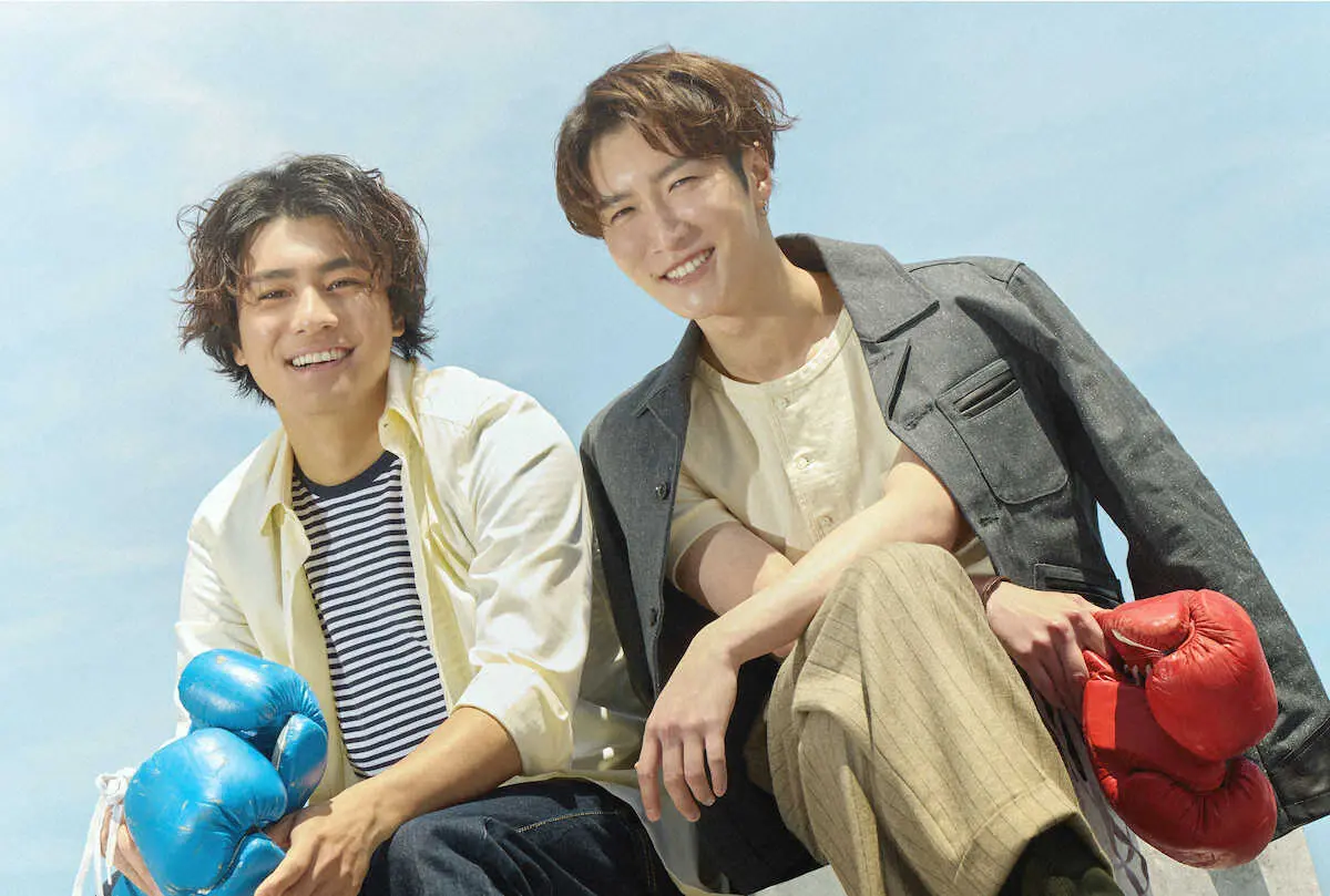 「DREAM　BOYS」で初主演するSnow　Manの渡辺翔太（右）とライバル役を演じるSixTONESの森本慎太郎