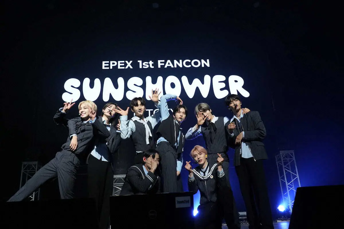 韓国8人組「EPEX」KEUM感激のファンコン「夢みたいな日」BAEKSEUNGは胸キュンジョークも