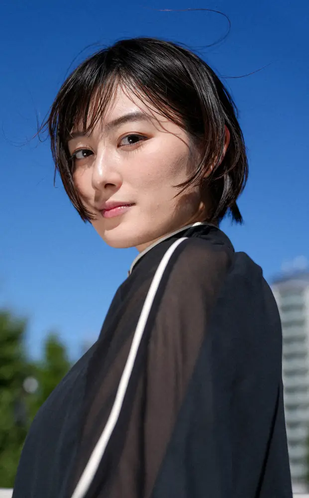 高月彩良　「さっぱり～」ショートカットの新ヘアに「とてもお似合い」「久々の雰囲気好き過ぎる！」の声