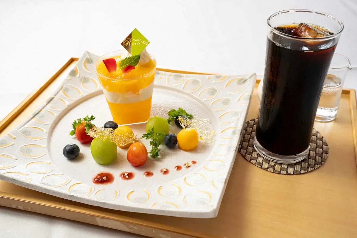 藤井聡太王位の午前のおやつ、ささらオレンジとアイスコーヒー（日本将棋連盟提供）