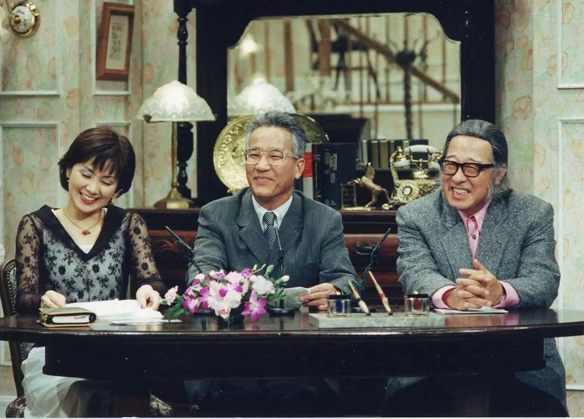 ABCテレビ「探偵！ナイトスクープ」に出演していた在りし日の上岡龍太郎さん（中央）と岡部まり（左）、キダタロー（右）　（C)ABCテレビ