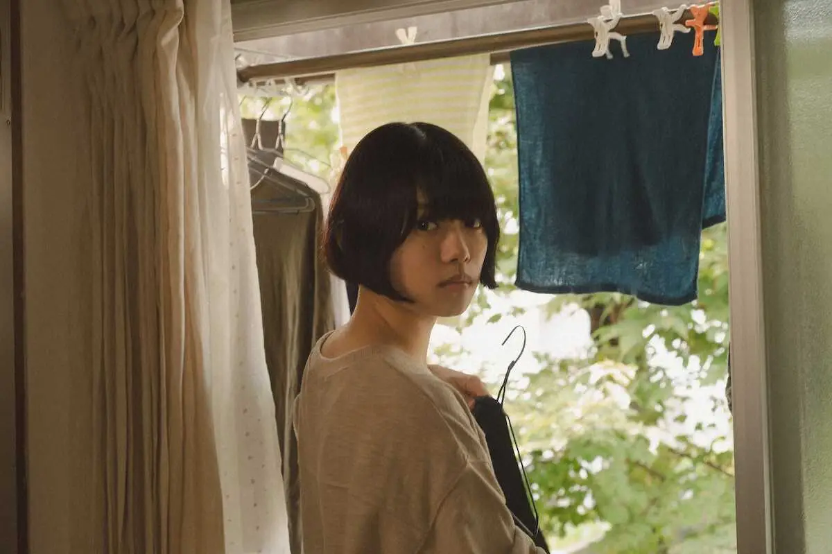 12月8日公開の映画「市子」で主演を務める杉咲花