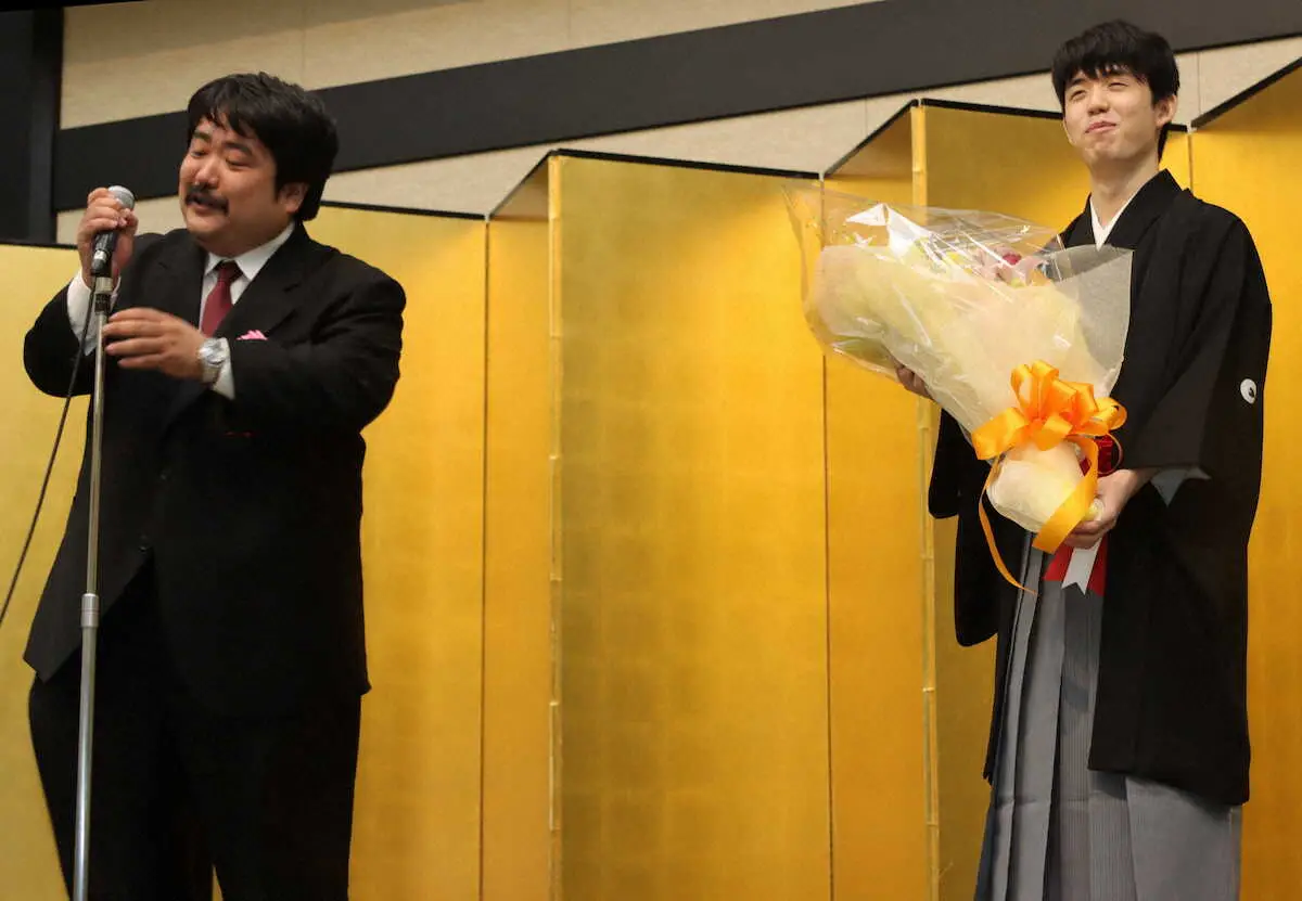 藤井聡太叡王に「空気階段」鈴木もぐらが感謝「大活躍があって将棋部が復活しました」