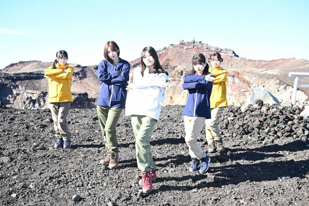 「馬鹿騒ぎ日本一」目指す＃ババババンビ　富士山頂でデビュー曲初解禁、ダンスも初披露