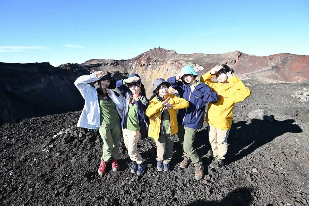 【画像・写真】「馬鹿騒ぎ日本一」目指す＃ババババンビ　富士山頂でデビュー曲初解禁、ダンスも初披露