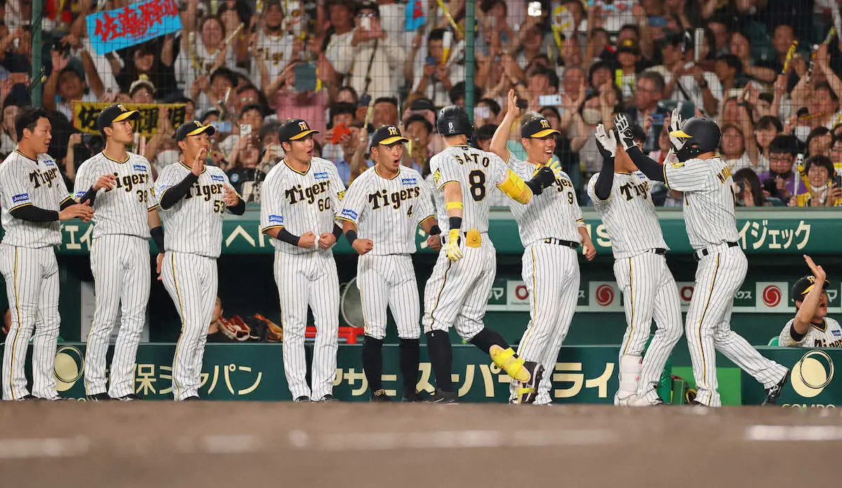 阪神18年ぶり優勝へ、横田慎太郎さんも一緒に舞う　胴上げの瞬間に掲げるユニホーム、選手が実家から拝借