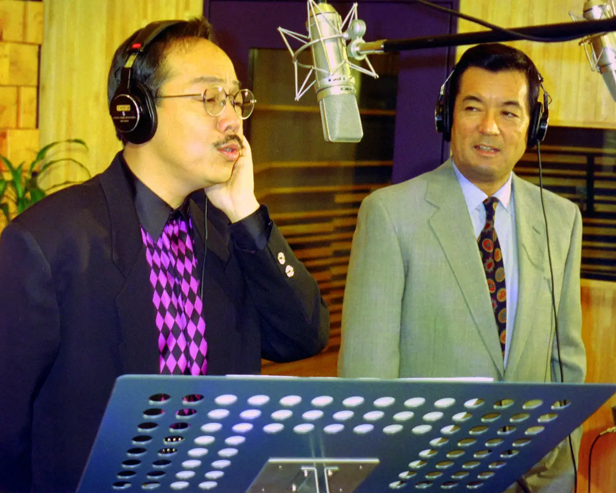 「サライ」の公開レコーディングを行う谷村新司さん（左）と加山雄三（92年撮影）