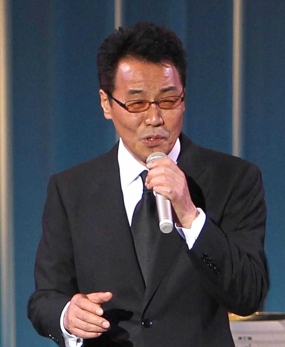 五木ひろし　追悼のダンシング・オールナイト「ご冥福を祈りながら歌唱しました」　名古屋でコンサート