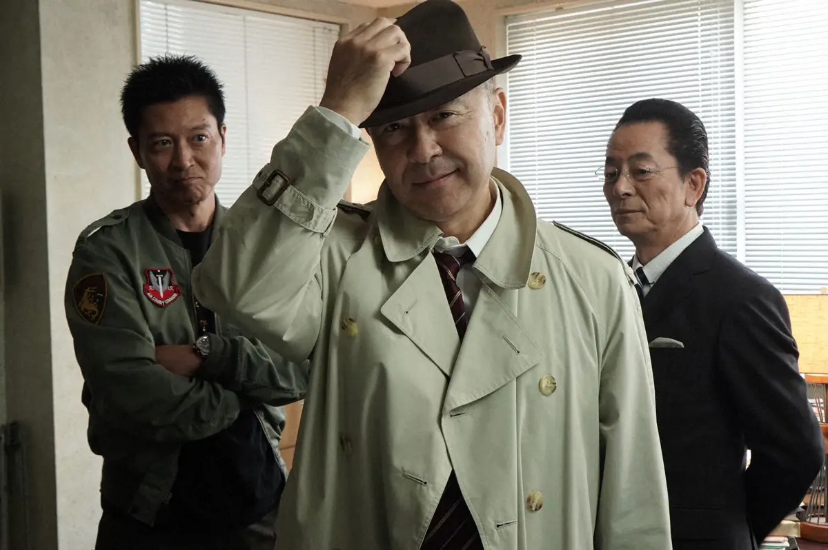 相棒season22第６話に出演する(左から)寺脇康文、高橋克実、水谷豊