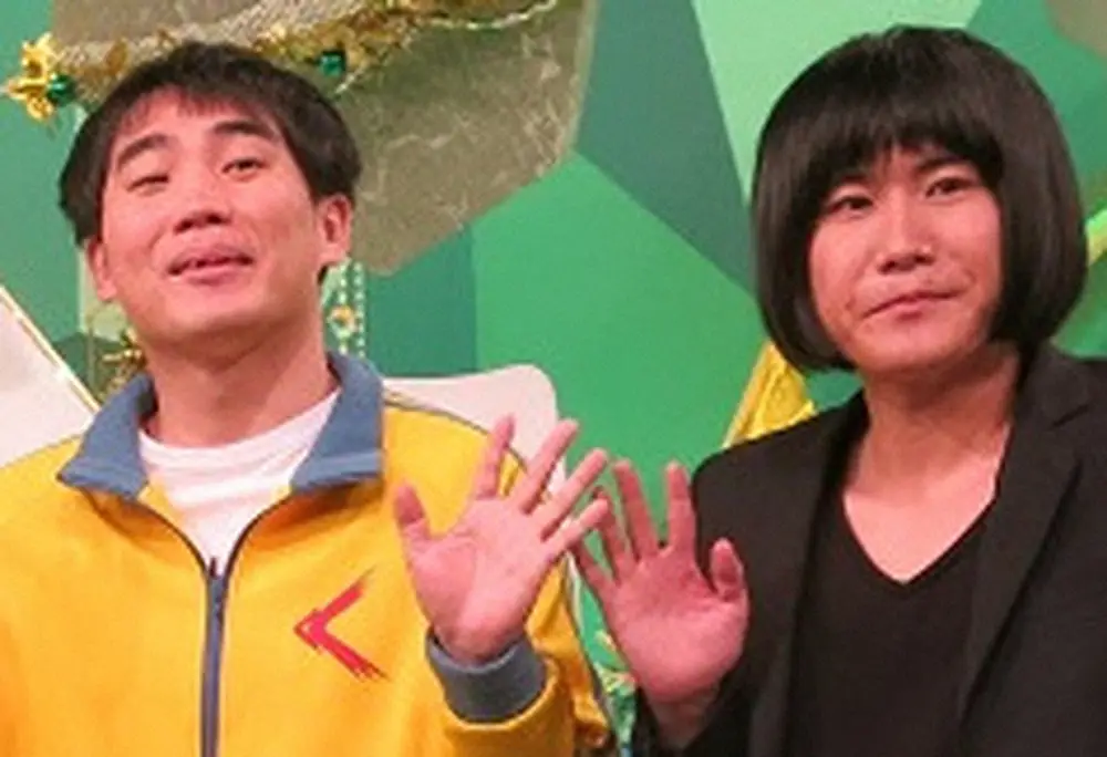 お笑いコンビ「ランジャタイ」の国崎和也（左）と伊藤幸司