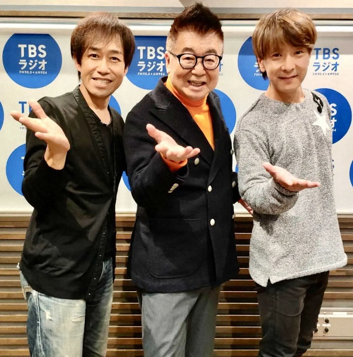 ラジオに出演した（左から）山本淳一、生島ヒロシ、佐藤寛之
