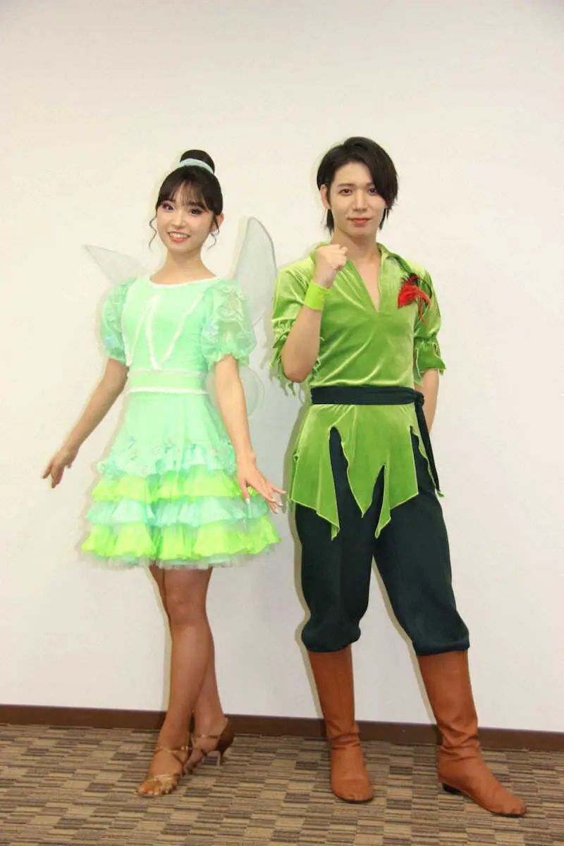 競技会に出場したAKB48の山内瑞葵（左）、山田洋介