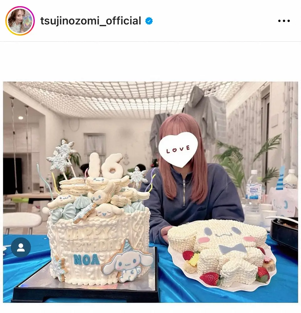 辻希美のインスタグラム（@tsujinozomi_official）から。写真右が手作りケーキ