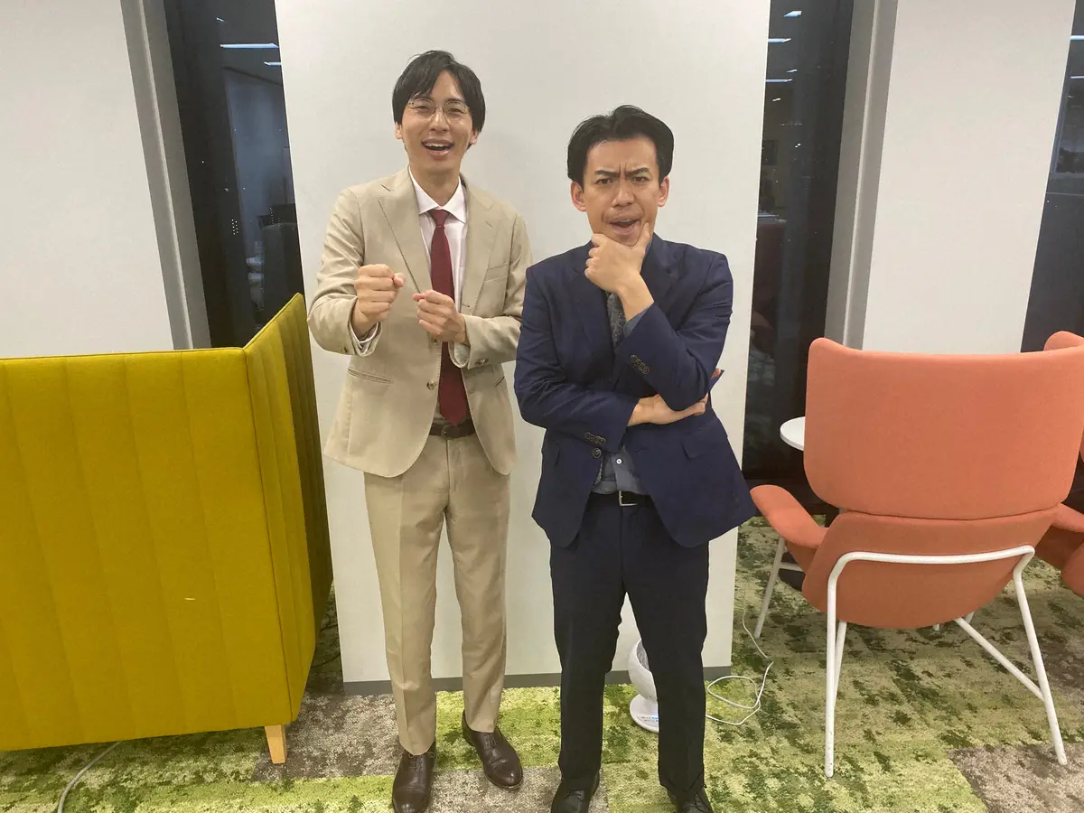 Ｍ―１決勝へ気合を入れるカベポスターの永見大吾（左）と浜田順平