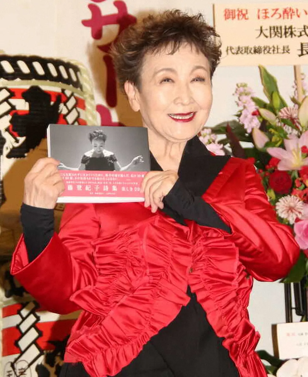 加藤登紀子　80歳バースデー公演で23曲熱唱　曲提供の中森明菜に「再び会えるような年に」