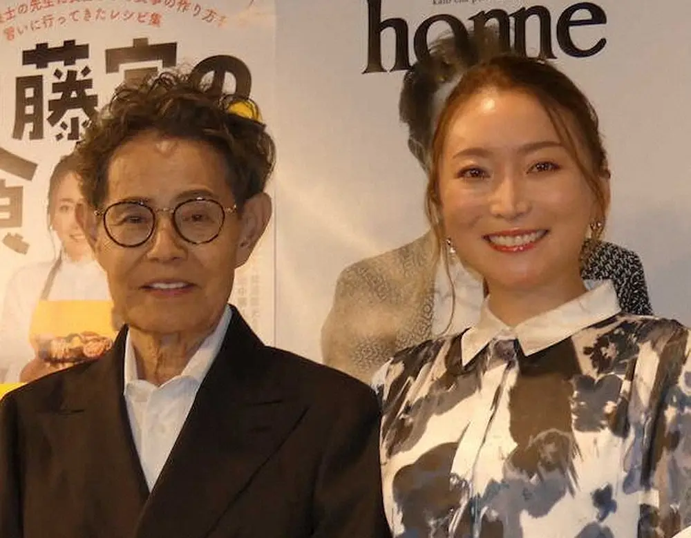 加藤茶（左）、加藤綾菜夫妻