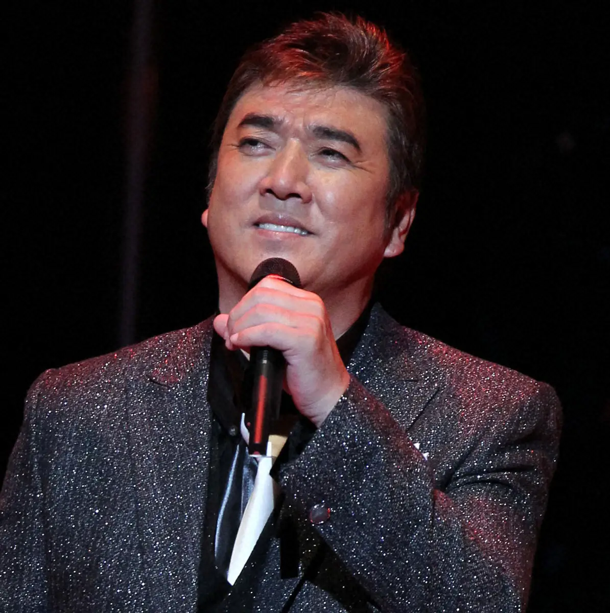 歌手・小金沢昇司さんが死去　65歳、呼吸不全　「歌手の小金沢くん」CMで一躍全国区