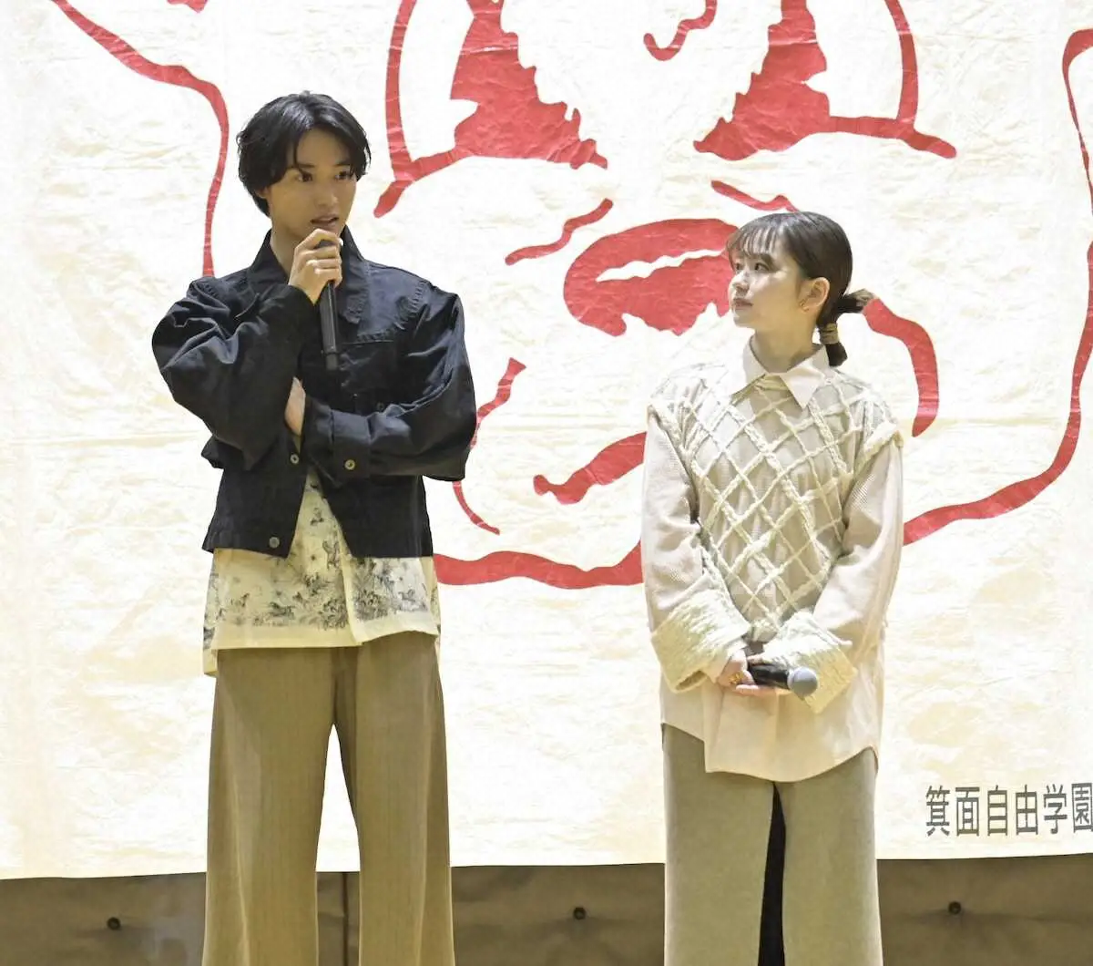山崎賢人、激励で訪れた日本屈指のチアリーディング高校で主演映画「ゴールデンカムイ」逆に励まされ大感激