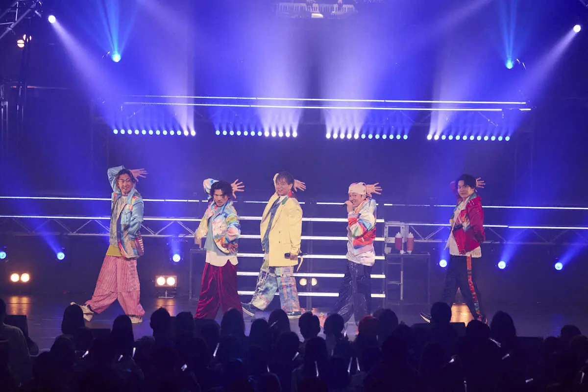横浜で全国ツアーの最終公演を行ったDA　PUMP（左から）TOMO、U－YEAH、KIMI、ISSA、KENZO