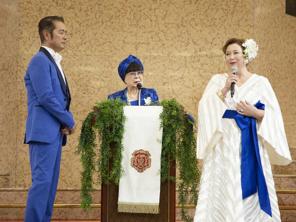 勝野洋＆キャシー中島夫妻「幸せ」45周年サファイア婚式　進行は桂由美さん