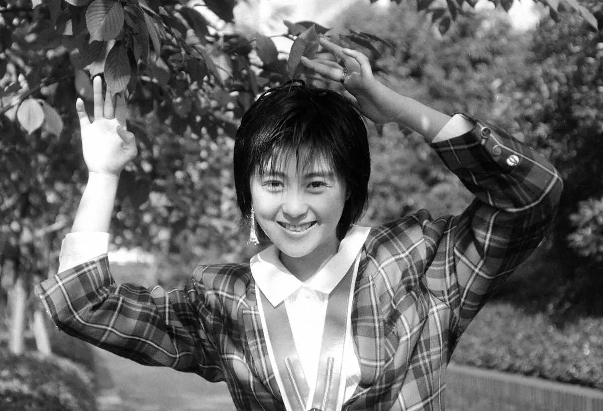1986年、シングル「ヴィーナス」の発売時にスポーツニッポン新聞東京本社に来社した長山洋子