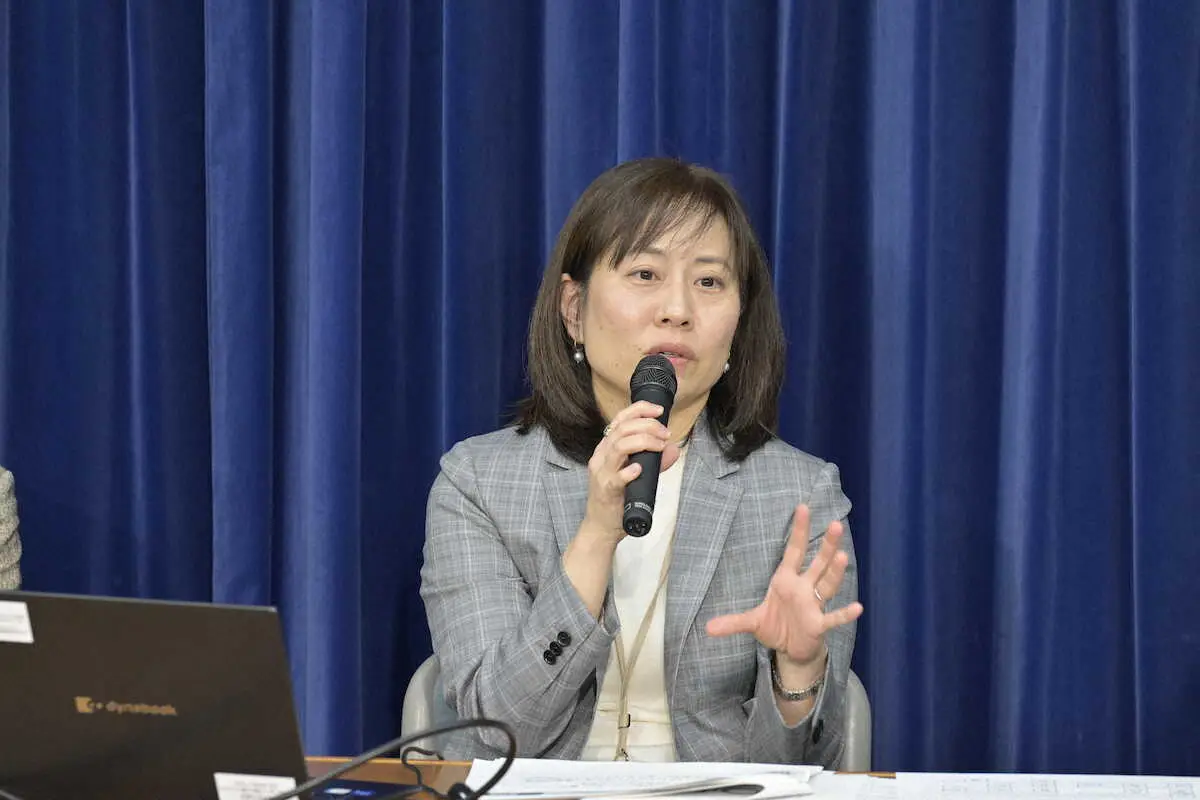 NHKが取り組む「BBC50:50プロジェクト」について説明する石川敬子統括副部長