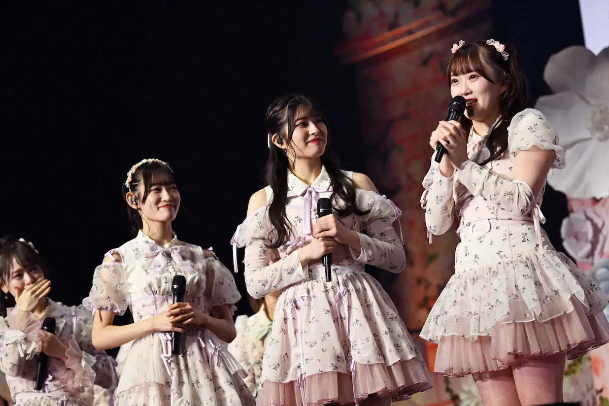 KLP48に移籍することを報告し決意表明した（左から）黒須遥香、行天優莉奈、山根涼羽（C）AKB48