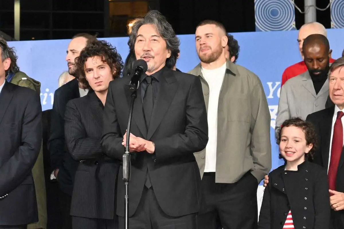 「横浜フランス映画祭2024」の開会を宣言する役所広司