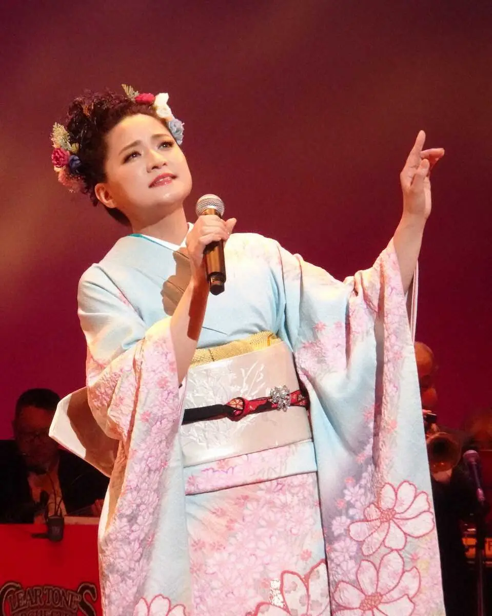 竹川美子　デビュー20周年記念公演で30曲披露「まだまだ道の途中」